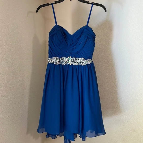 sachin and babi light blue dress Hundreds of Teens Flock to Modest 